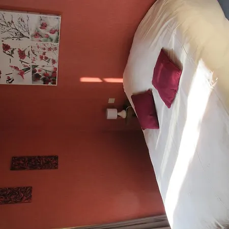 Hotel Le Relais De La Calèche Saint-Denis-dʼAnjou