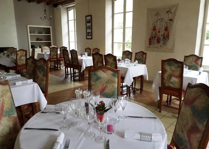 Le Relais De La Caleche *